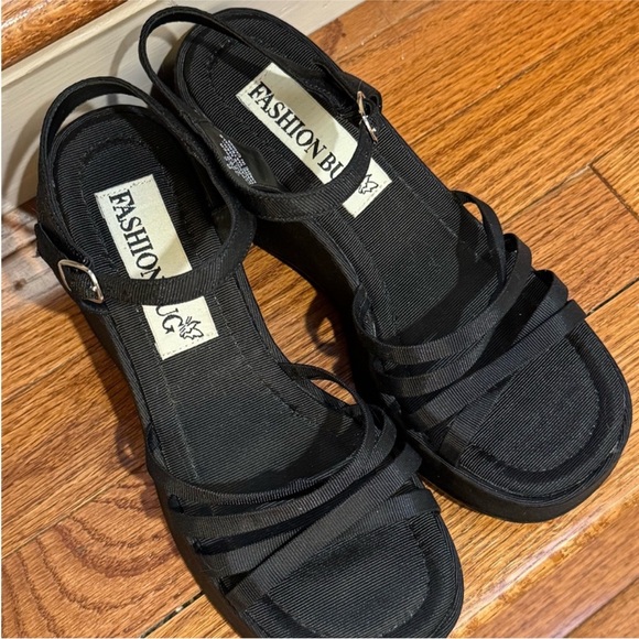 90s Platform Sandals - Picture 8 of 9